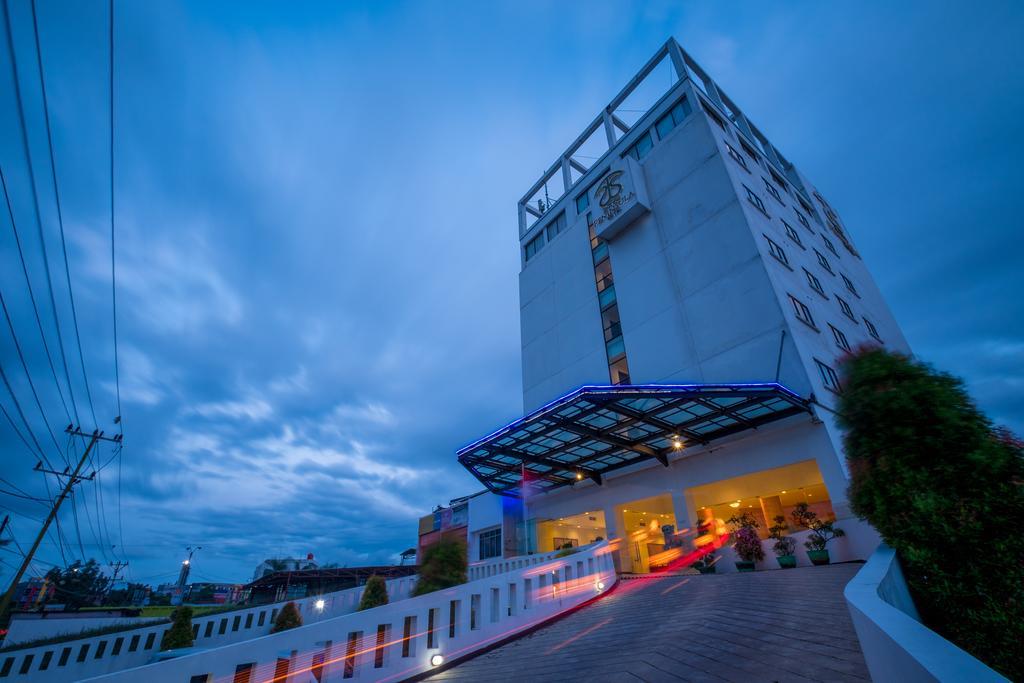 Sintesa Peninsula Hotel Palembang Eksteriør billede