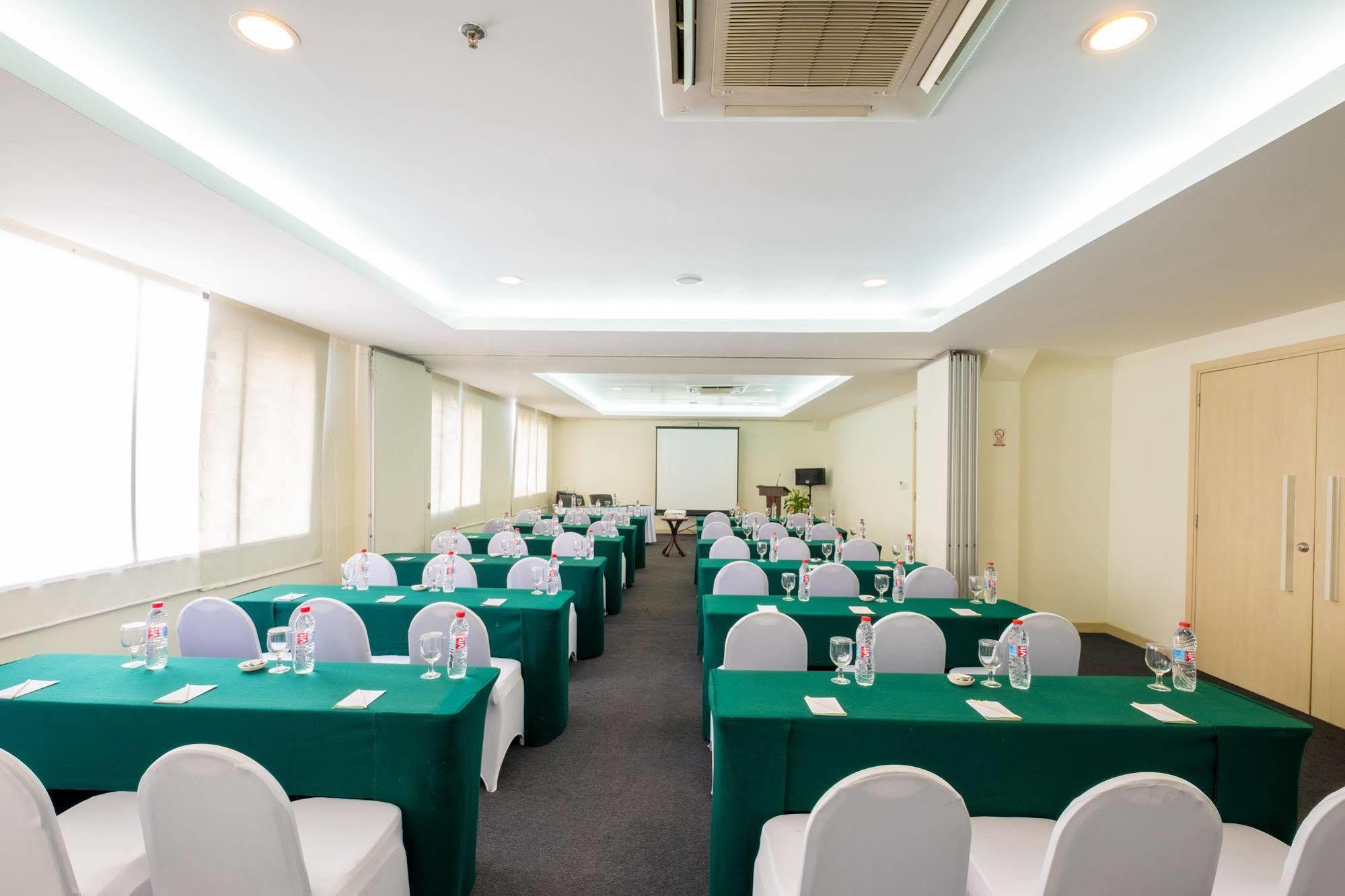 Sintesa Peninsula Hotel Palembang Eksteriør billede