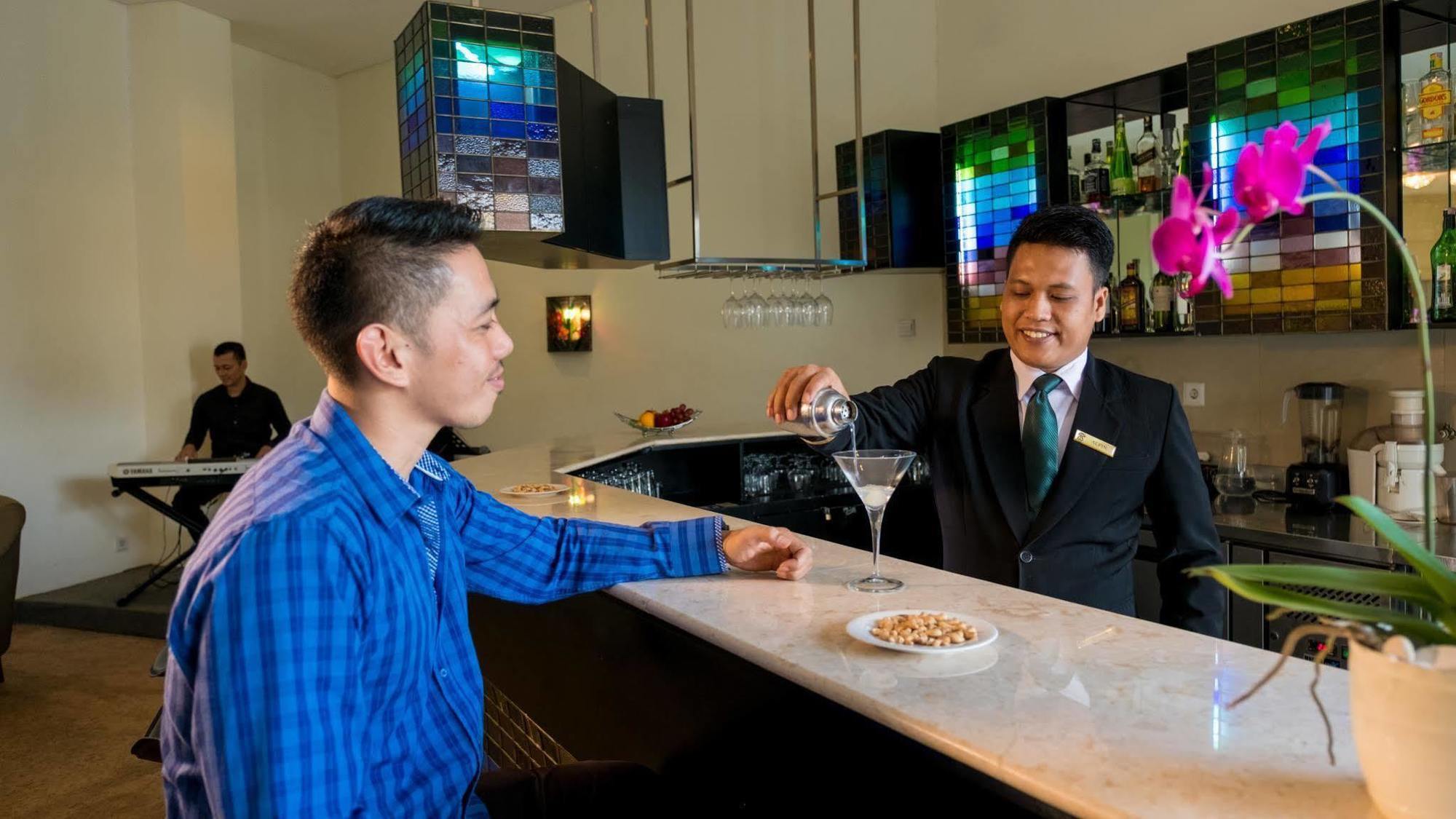 Sintesa Peninsula Hotel Palembang Eksteriør billede