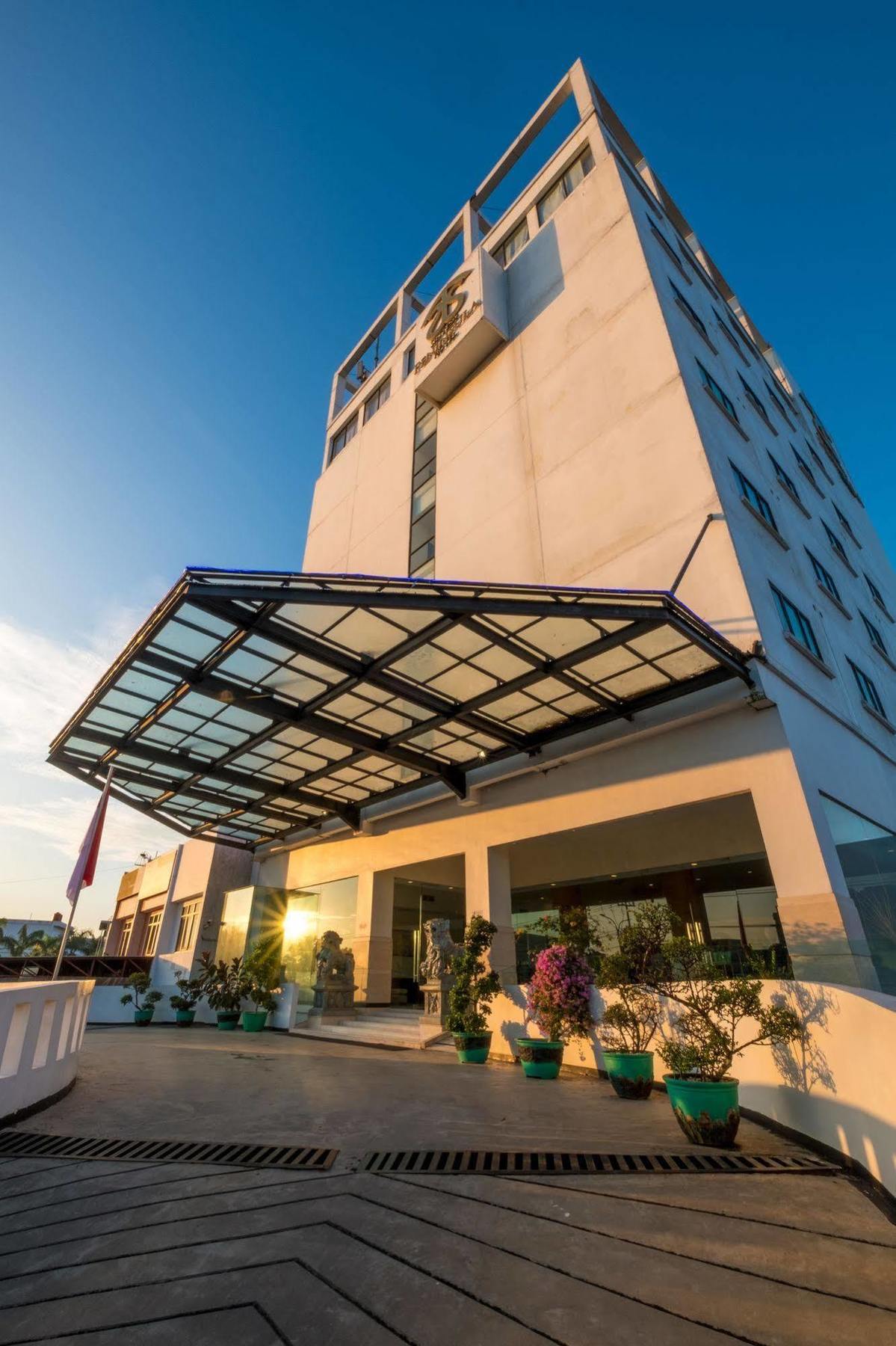 Sintesa Peninsula Hotel Palembang Eksteriør billede